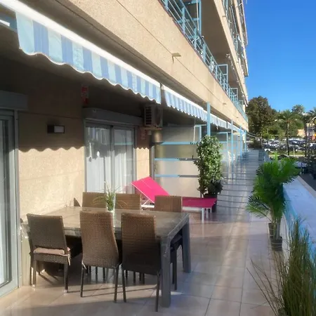 Con Terraza Y Piscina Apartamento *