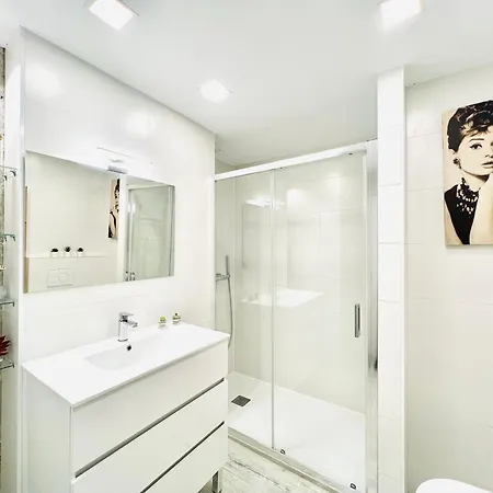 Apartamento Con Terraza Y Piscina *
