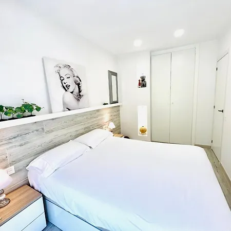Apartamento Con Piscina Y Terraza Recien Reformado