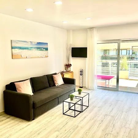 Con Terraza Y Piscina Apartamento *
